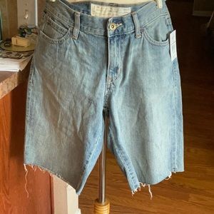 G&M Lavalette Ladies Denim Shorts in Distressed Light Stone Size 8, NWT